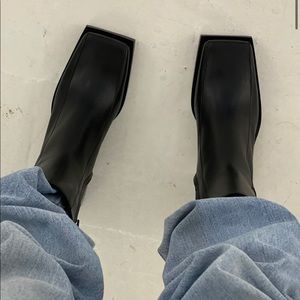 Brand new FENERS black boots with block heel and square toe.